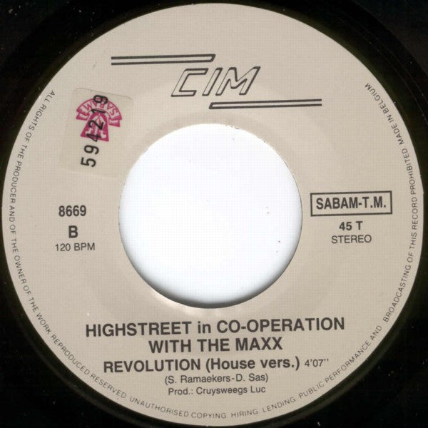 Highstreet In Co-operation With The Maxx -Revolution