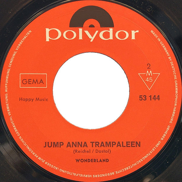 Wonderland (8) -Count Down / Jump Anna Trampaleen