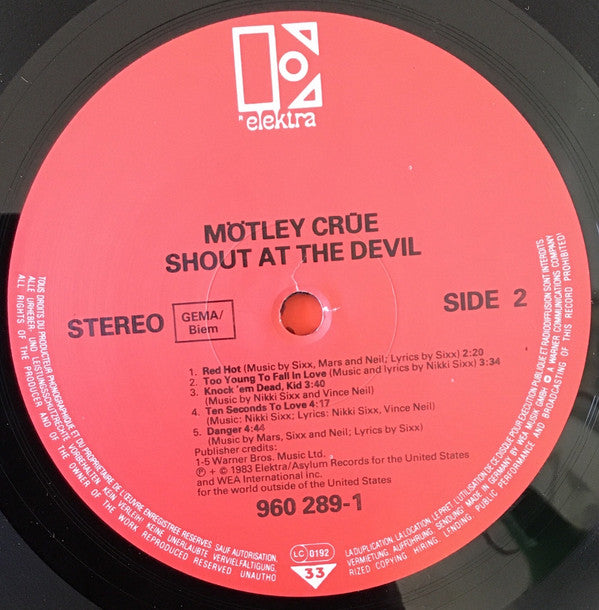 Mötley Crüe -Shout At The Devil