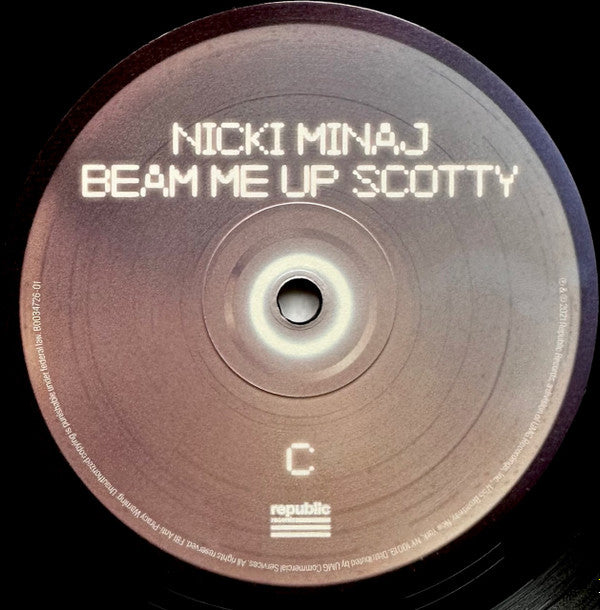 Nicki Minaj -Beam Me Up Scotty
