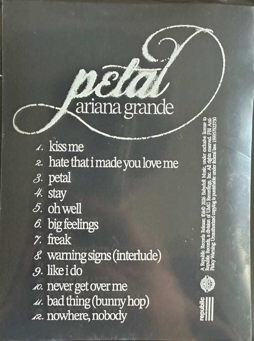 Ariana Grande -Petal