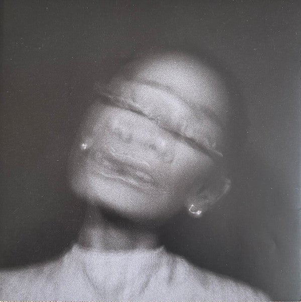 Ariana Grande -Petal