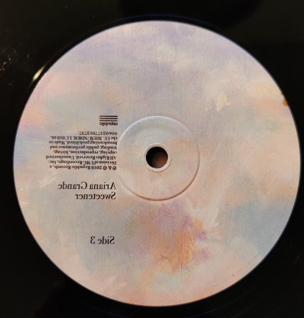 Ariana Grande - Sweetener