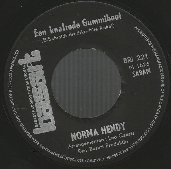 Norma Hendy -Een Knalrode Gummiboot