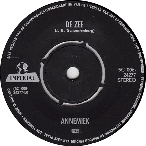 Annemiek (2) -Kettinghond